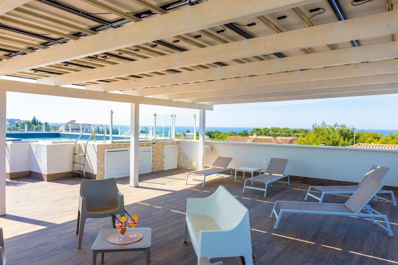 Aparthotel Residence Ludovica - Piscina Panoramica Vista Mare Santa Maria al Bagno Ngoại thất bức ảnh